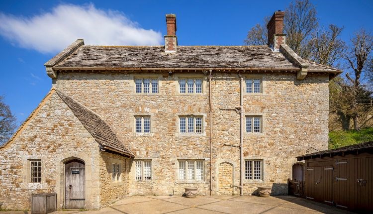 Exterior view of The Bowling Green Apartment at Carisbrooke Castle, self catering, historic place to stay, Isle of Wight