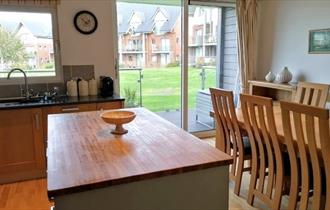 Isle of Wight, Accommodation, Self Catering, Island Harbour, Newport, Calico Kitchen Diner