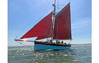 Isle of Wight, Things to Do, Sailing, First Class Sailing, Golden Vanity in full sail