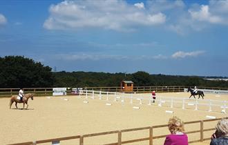 Isle of Wight, Things to Do, Island Riding Centre, Outdoor School/Arena