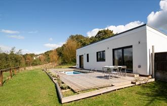 Outside pool and dining area at Sedum Cottage, Isle of Wight, self-catering