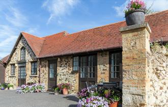 Isle of Wight, Accommodation, Self Catering, Farringford, Historical, West Wight