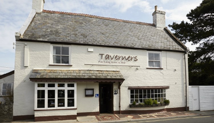 Isle of Wight, Eating Out, Food and Drink, The Taverners, GODSHILL