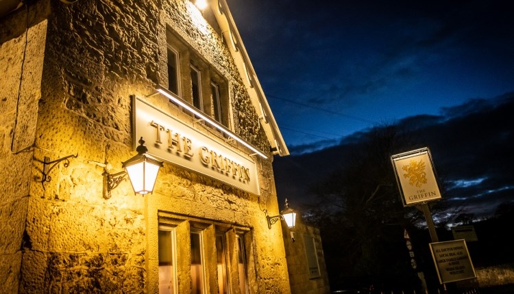 isle of Wight, Eating Out, Pubs, The Griffin, Godshill, Outside lights at night
