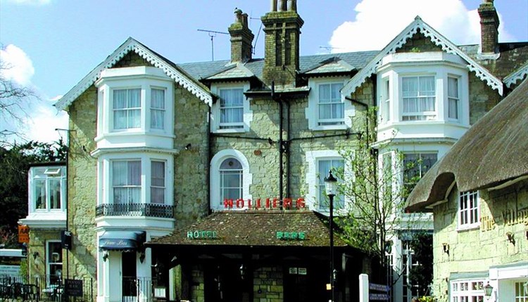 Isle of Wight, Accommodation, Holliers Hotel, Shanklin, Outside