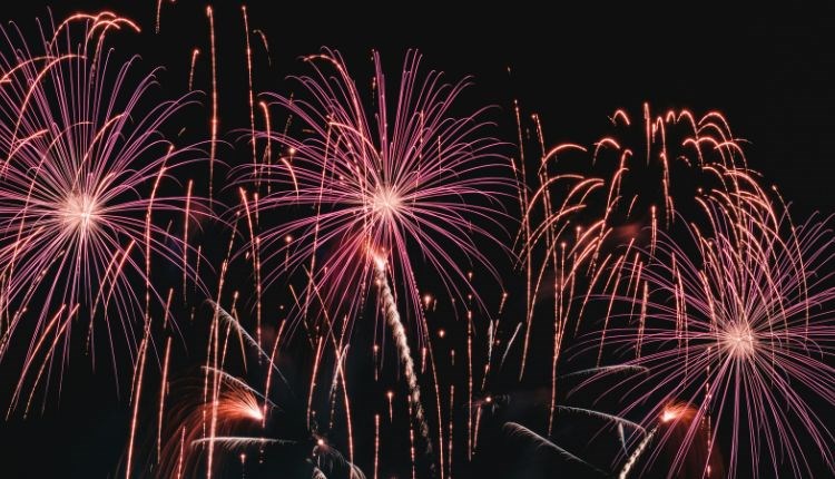 Fireworks in the sky, fireworks with Mountbatten at Robin Hill Adventure Park, Newport, Isle of Wight, event, what's on Fireworks in the sky, fireworks with Mountbatten at Robin Hill Adventure Park, Newport, Isle of Wight, event, what's on