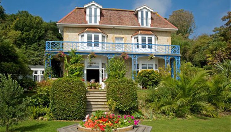 Outside view of St Maur and the gardens, B&B, Ventnor