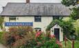Isle of Wight, Eating Out, Food and Drink, The Crown Inn Shorwell, main exterior image