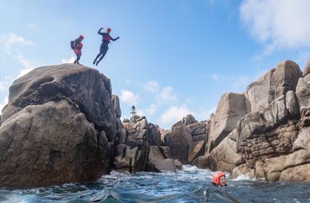 Kernow Coasteering jumping off rocks 1