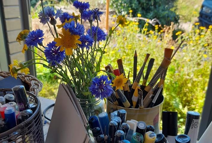 Brushes and flowers