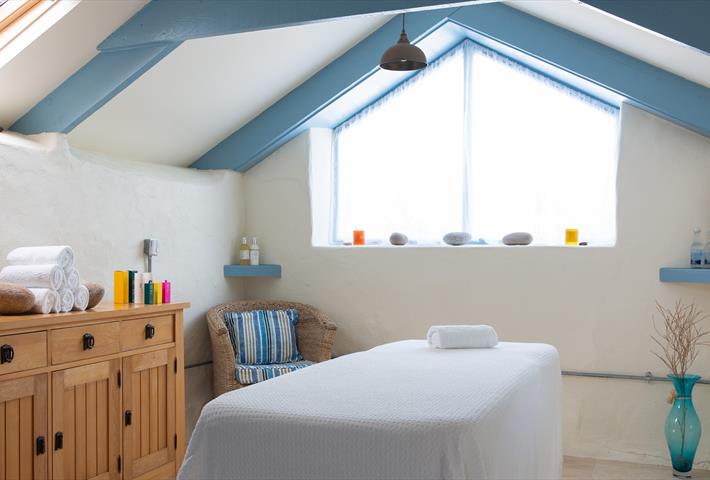Hell Bay Hotel - The Treatment Shed