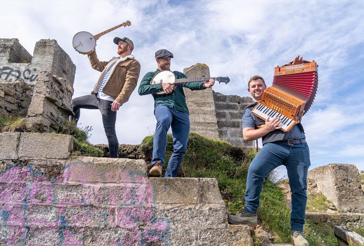 Banjovial folk band