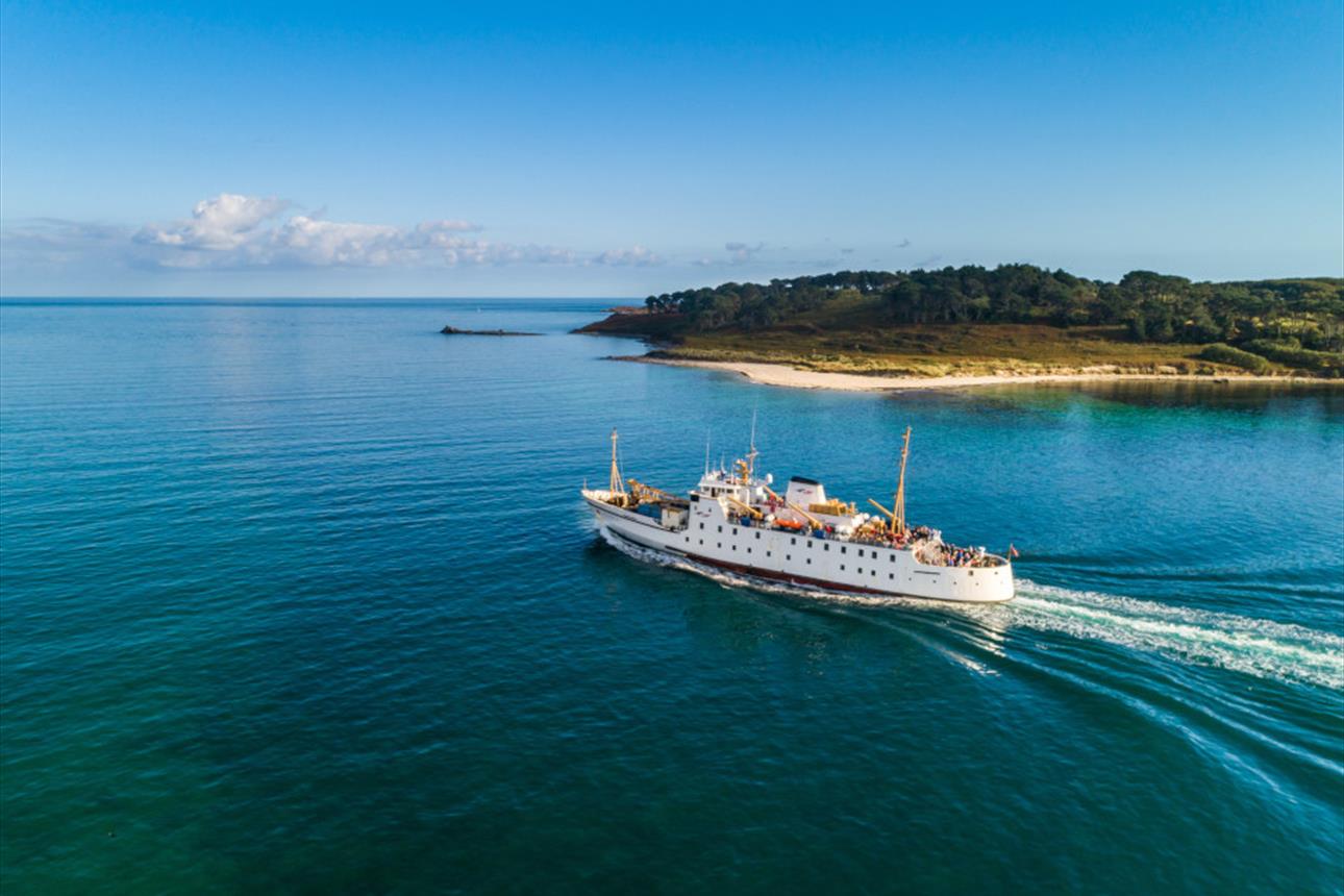 Scillonian III passenger ferry leaving St. Mary's