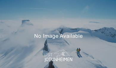 Opningstider Lom og Jotunheimen 2020