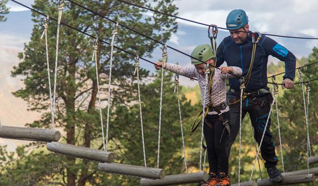 Aktiv i Lom  Galdhøpiggen High Rope Course - Climbing in