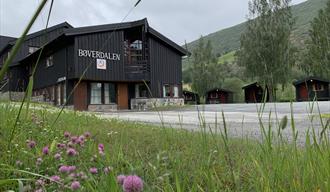 Sommarbilete Bøverdalen vandrerhjem i Lom/Jotunheimen.