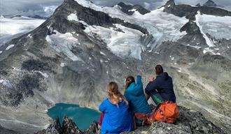 Turtips: Stetinden (2020 m.o.h.) frå Leirvassbu