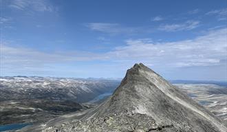 Turtips: Tverrådalskyrkja (2088 m.o.h.) frå Sota sæter