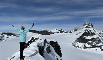 Topptur på ski: Søre Smørstabbtindar og Gravdalstinden (2113 m.o.h.) frå Sognefjellet