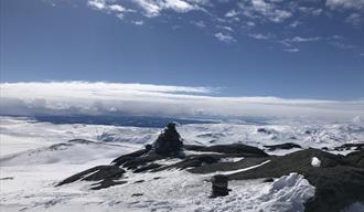 Topptur på ski: Rasletinden (2105 m.o.h.)