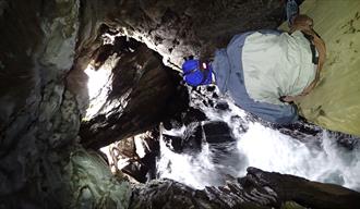 Caving, jotunheimen, guiding