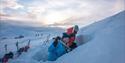 Graving av snøprofil på skredkurs med 500fjell.