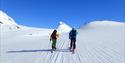 Gruppe på tur med Fyrst og Fremst i Leirdalen, Jotunheimen.