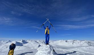 Topptur på ski: Midtre Høgvagltinden (2066 m.o.h.)