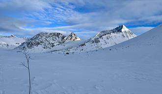 Topptur på ski: Semelholstinden (2147 m.o.h.)