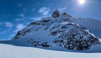 Topptur på ski: Vestre Tverrbottinden (2113 moh.)