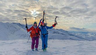 Topptur på ski: Steindalsnosi (2025 m.o.h.)