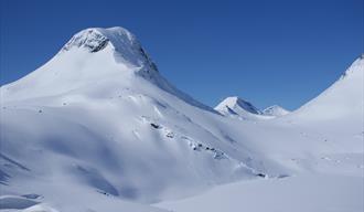 Topptur på ski: Austre Rauddalstinden (2086 m.o.h.)