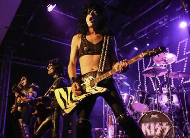DRESSED TO KILL - 30th Anniverary
