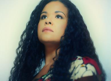 Live Music : Kyla Brox