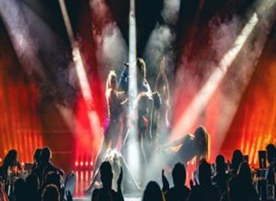 Viva Decades Rewind! Journey back to the 80s, 90s and Now!