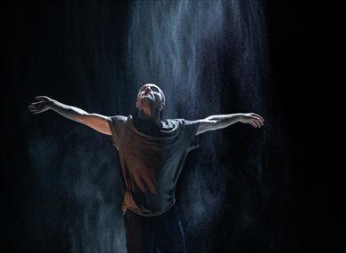 Russell Maliphant Dance Company: VORTEX