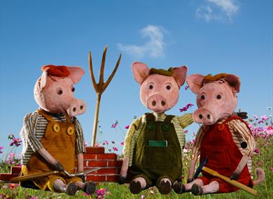 Family Theatre: Three Little Pig Tails