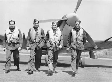 RAuxAF 100: The Story of 611 Squadron