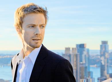 Andrew Von Oeyen, piano