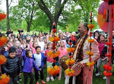 Fabulous Family Storytelling: Stories from Around the World with Peter Chand