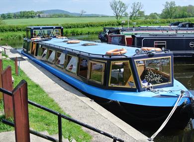 canal boat trips with lunch