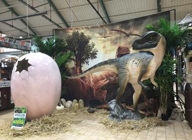 Dinosaurs Live!