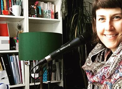 Gin Bar and Live Music - Sarah Grundy