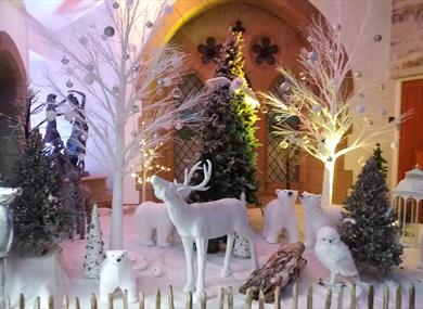 Christmas Garland Demo & Workshop