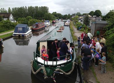 Lancaster Canal Cruises