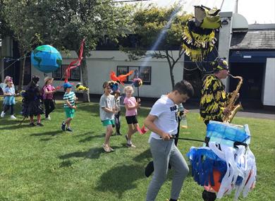 Easter Workshops: Carnival, music and making