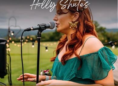 Festive Sessions at The Fold: Holly Shutes