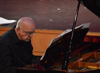 Martin Roscoe