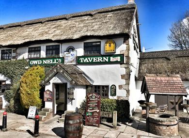 Owd Nell’s Canalside Tavern