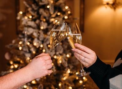 '70s Themed Christmas Party Night at Shireburn Arms